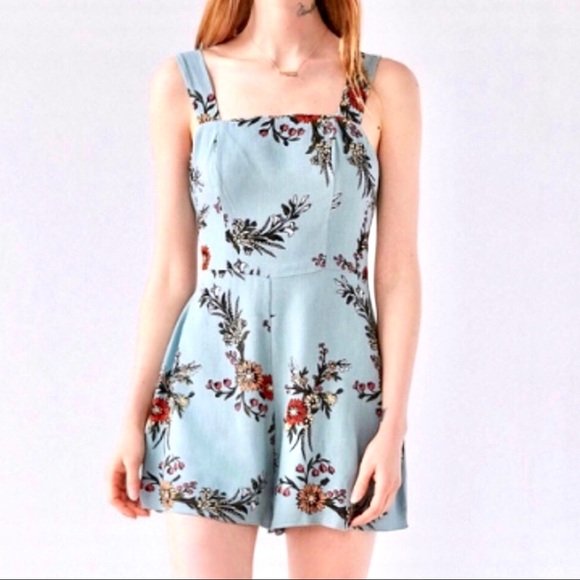 Kimchi Blue Urban Outfitters Blue Floral Romper - Picture 1 of 2